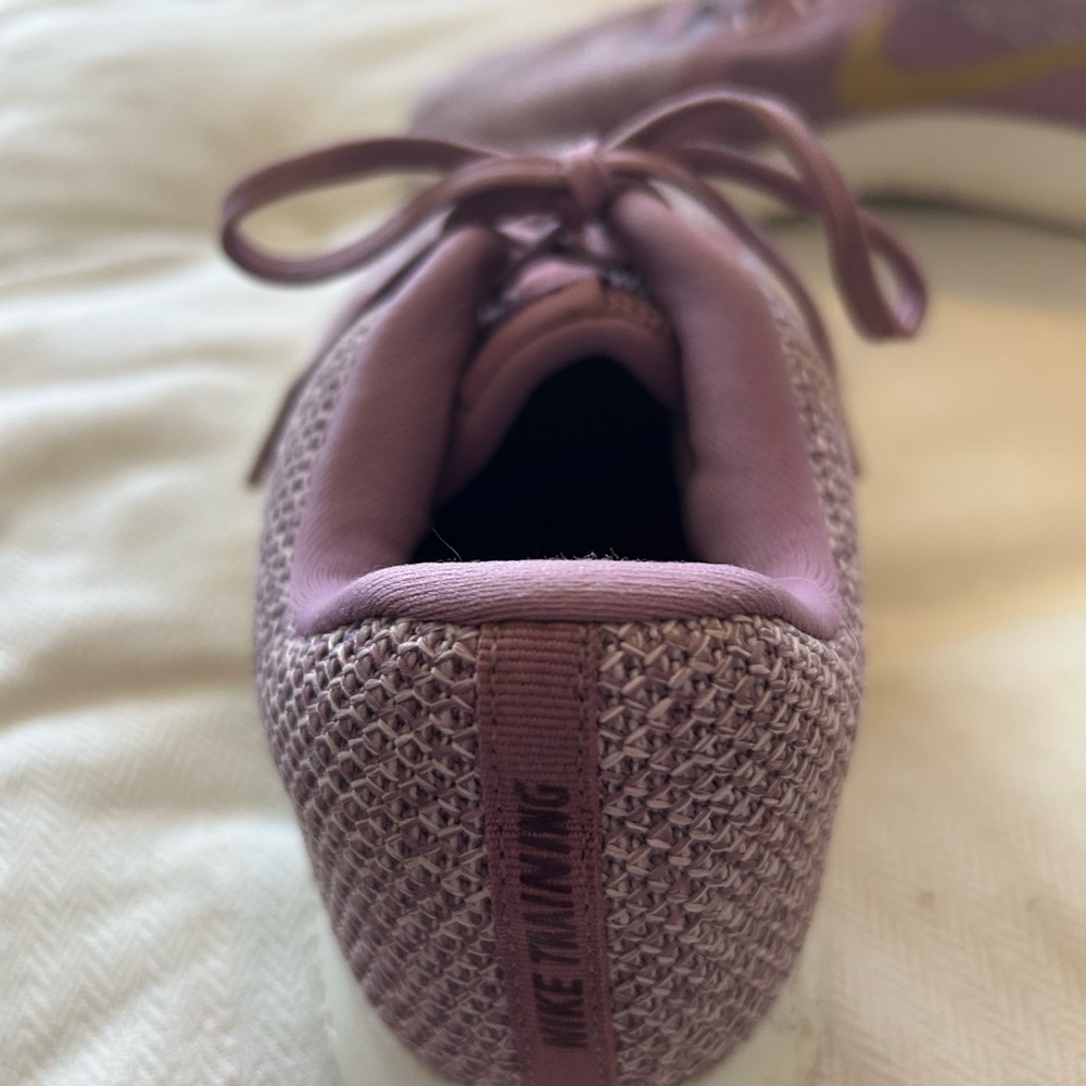 Nike Training Flex Women's Lavender Sneakers Size 8 - Picture 3 of 7